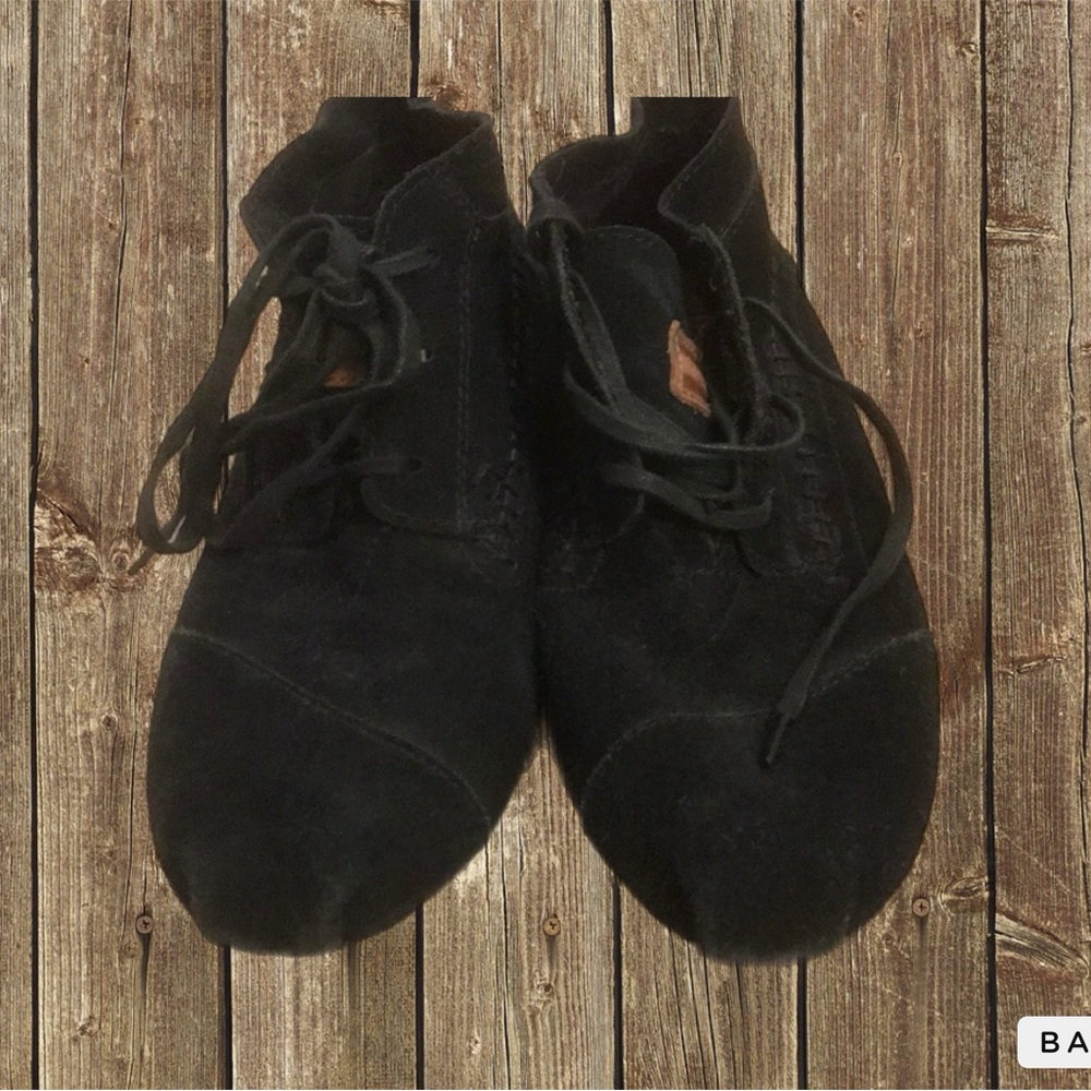 Toms lace up Mocasins